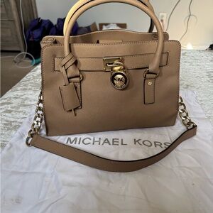 🥰 EUC! Michael Kors Tan Satchel with Gold Hardware